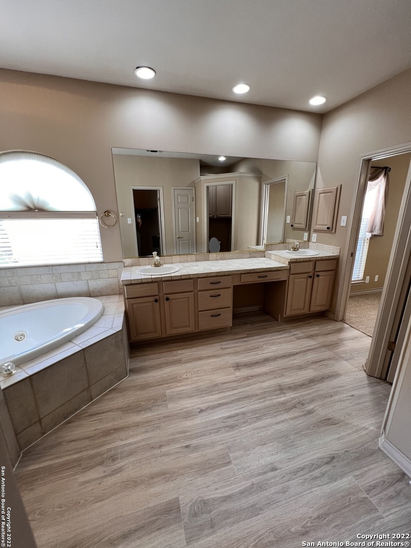 18123 Brookwood Forest San Antonio TX 78258