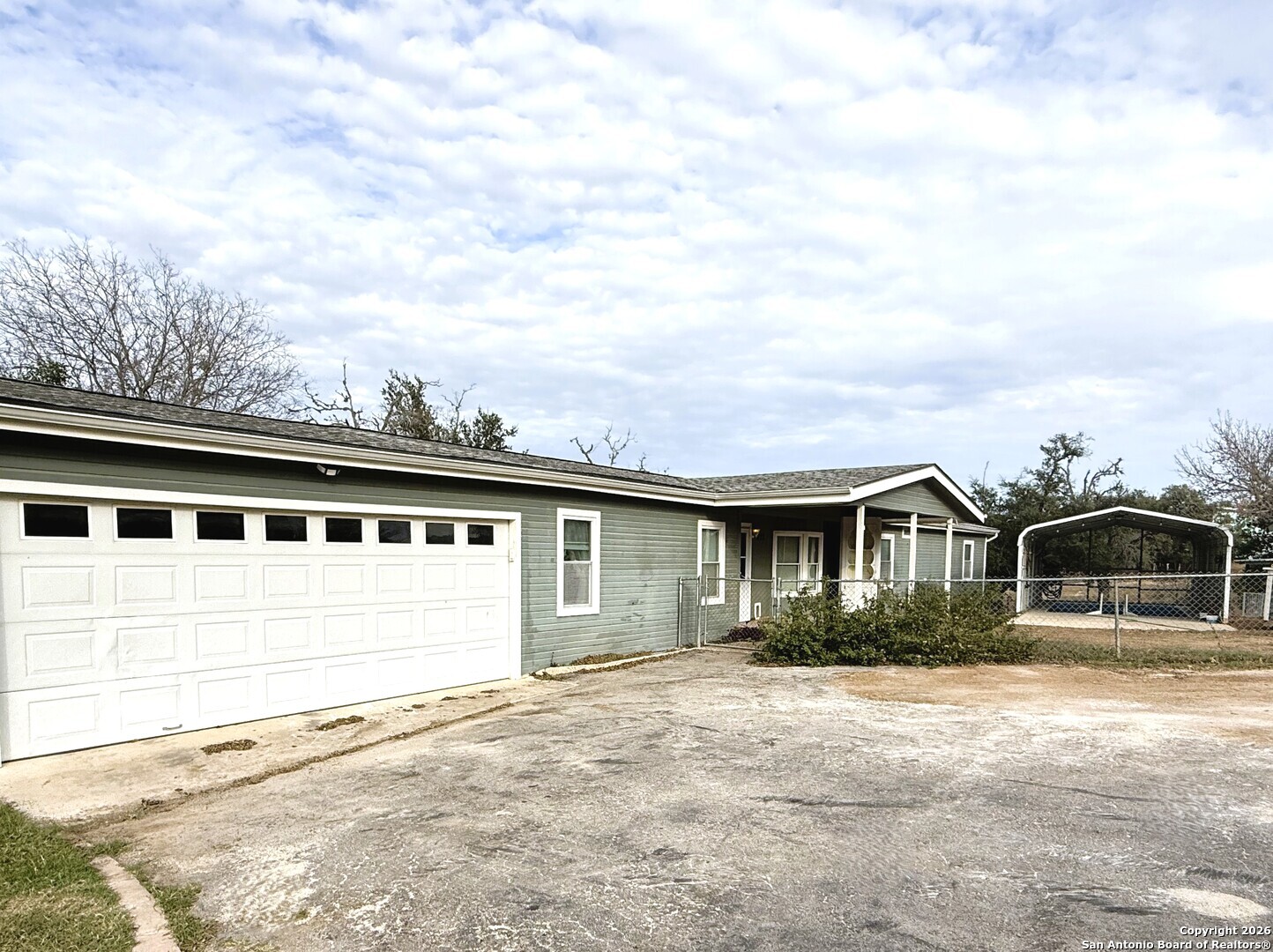 212 Thornton Lakehills TX 78063