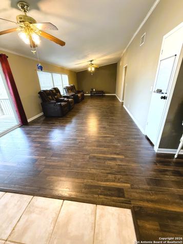 212 Thornton Lakehills TX 78063
