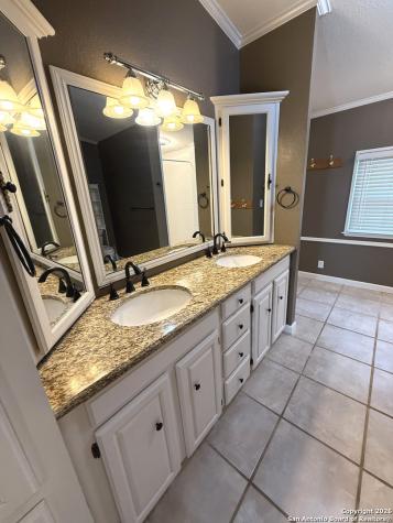 212 Thornton Lakehills TX 78063