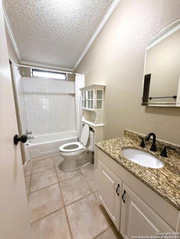 212 Thornton Lakehills TX 78063