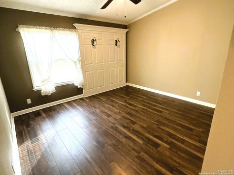 212 Thornton Lakehills TX 78063