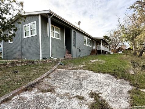 212 Thornton Lakehills TX 78063