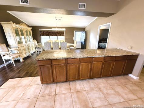 212 Thornton Lakehills TX 78063