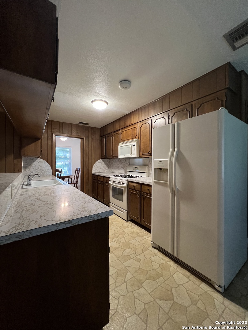 1735 Donaldson Avenue San Antonio TX 78228