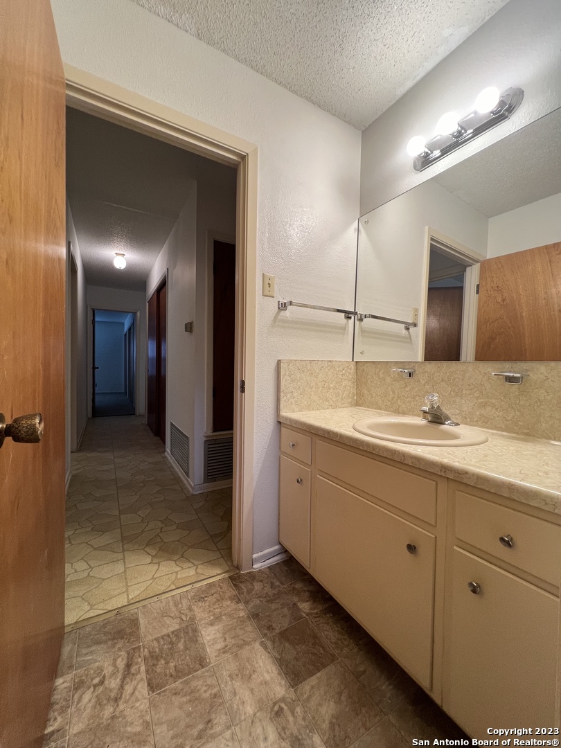 1735 Donaldson Avenue San Antonio TX 78228