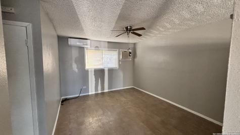 5603 Bienville San Antonio TX 78233