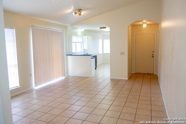 9826 Meadow Branch Converse TX 78109