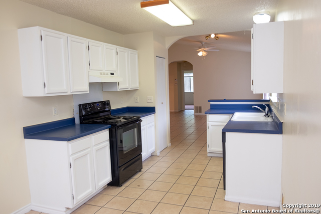 9826 Meadow Branch Converse TX 78109