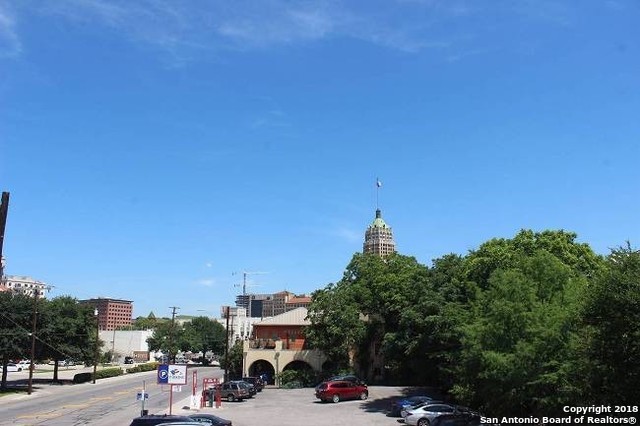 628 S Saint Mary's Street San Antonio TX 78205