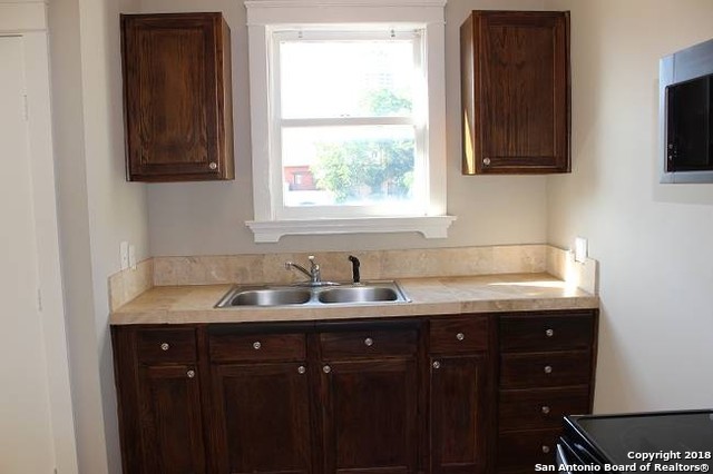 628 S Saint Mary's Street San Antonio TX 78205