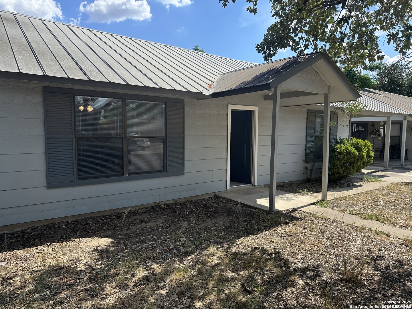401 W Adams Pleasanton TX 78064