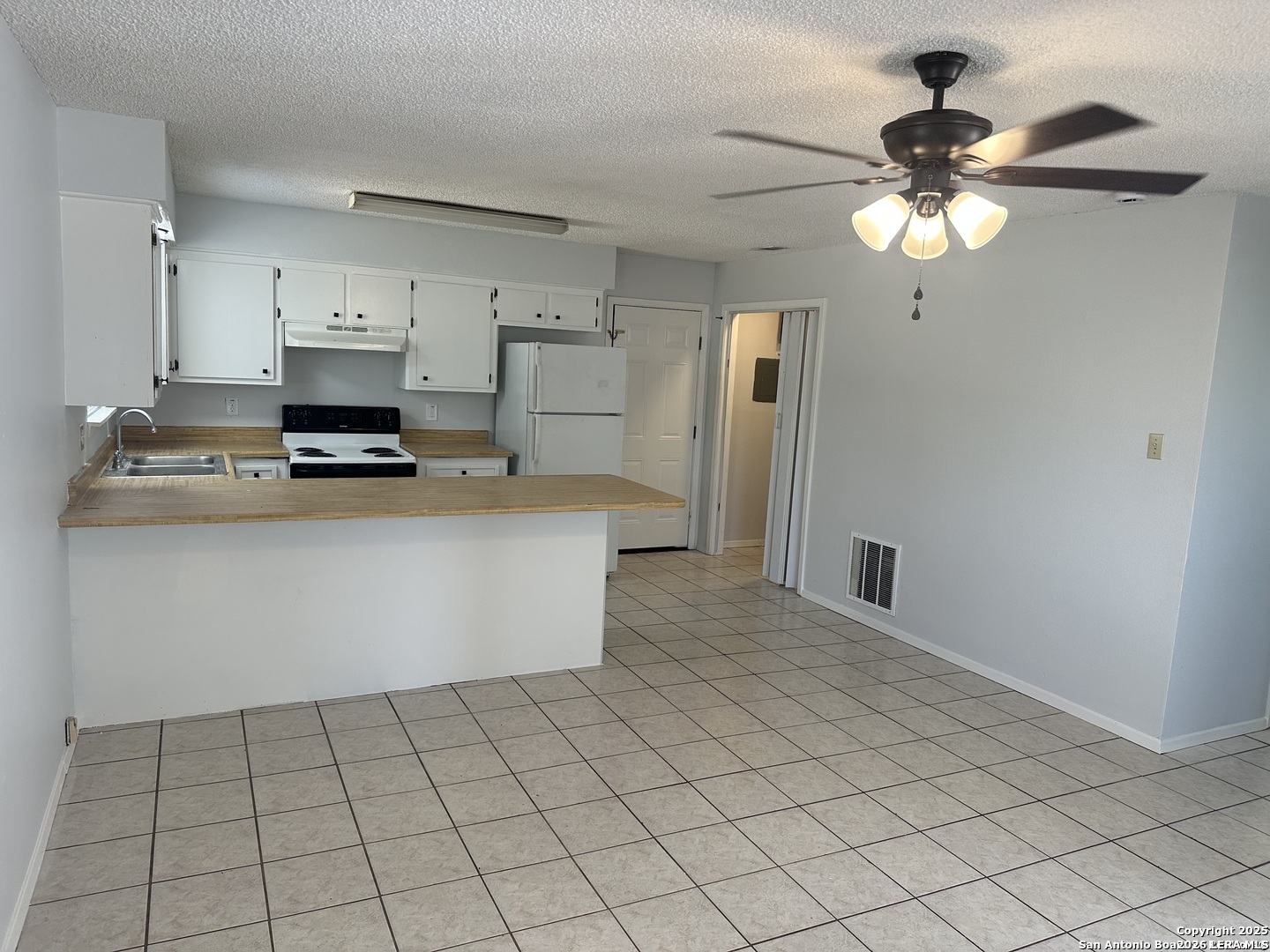 401 W Adams Pleasanton TX 78064