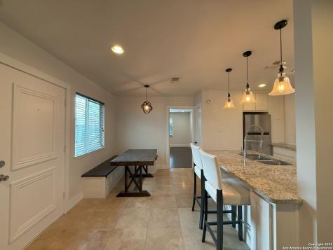 2811 Woodbury San Antonio TX 78217