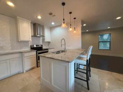 2811 Woodbury San Antonio TX 78217