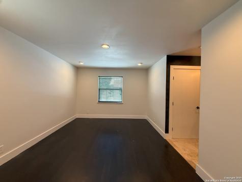 2811 Woodbury San Antonio TX 78217