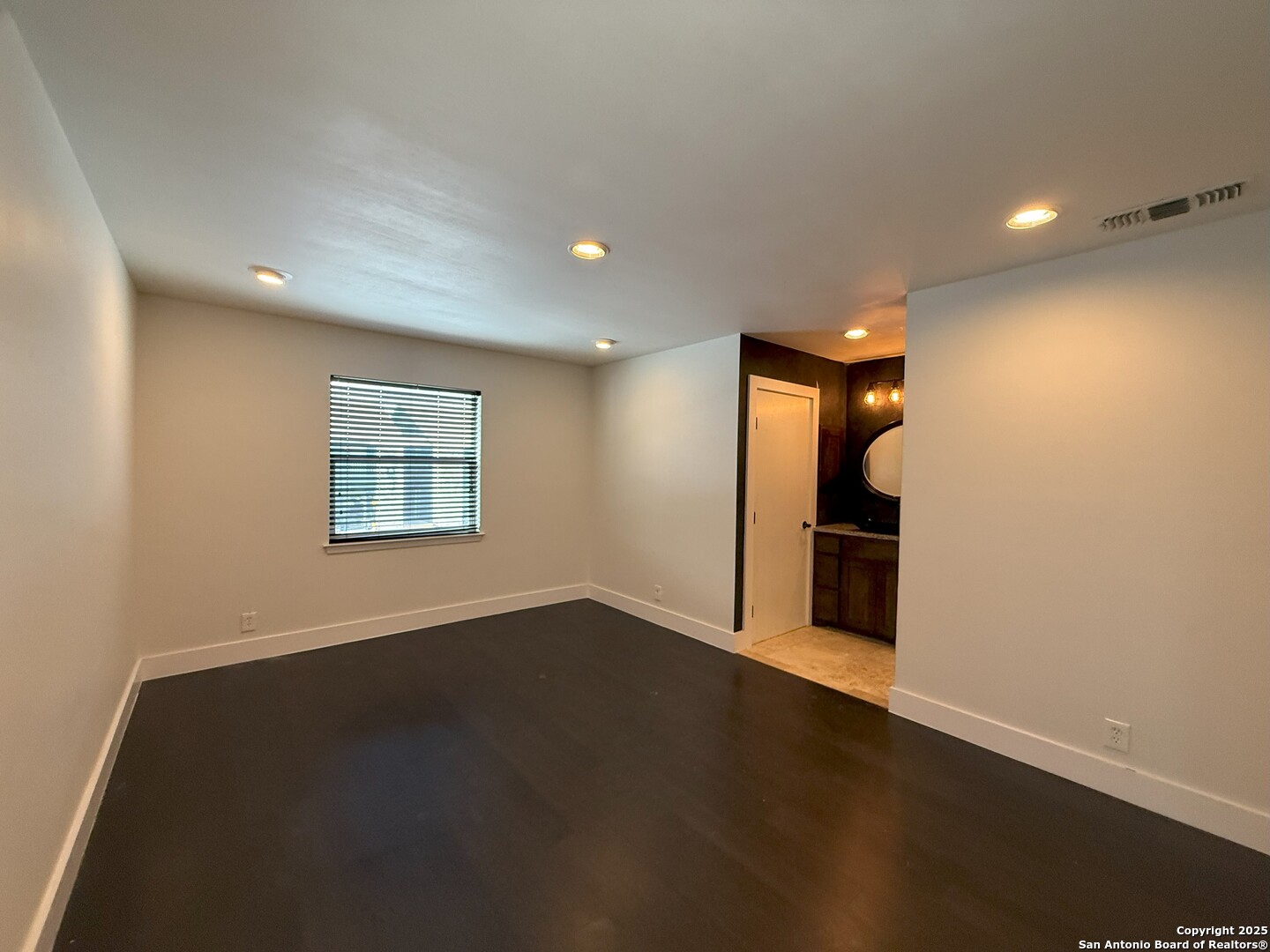 2811 Woodbury San Antonio TX 78217
