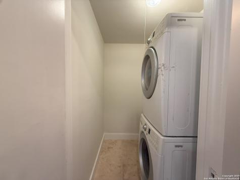 2811 Woodbury San Antonio TX 78217