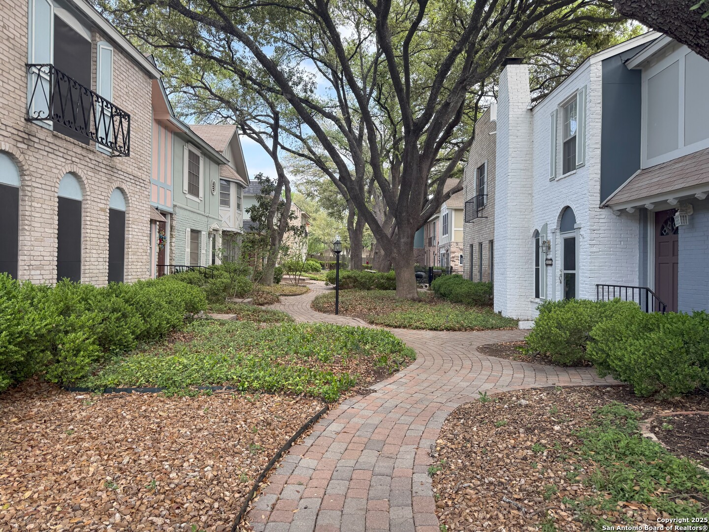 2811 Woodbury San Antonio TX 78217