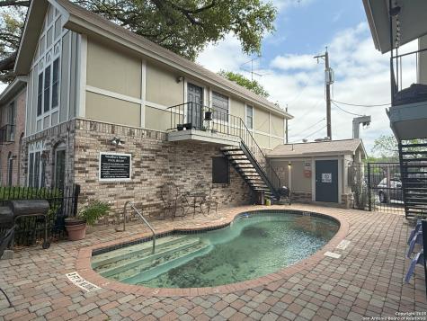 2811 Woodbury San Antonio TX 78217