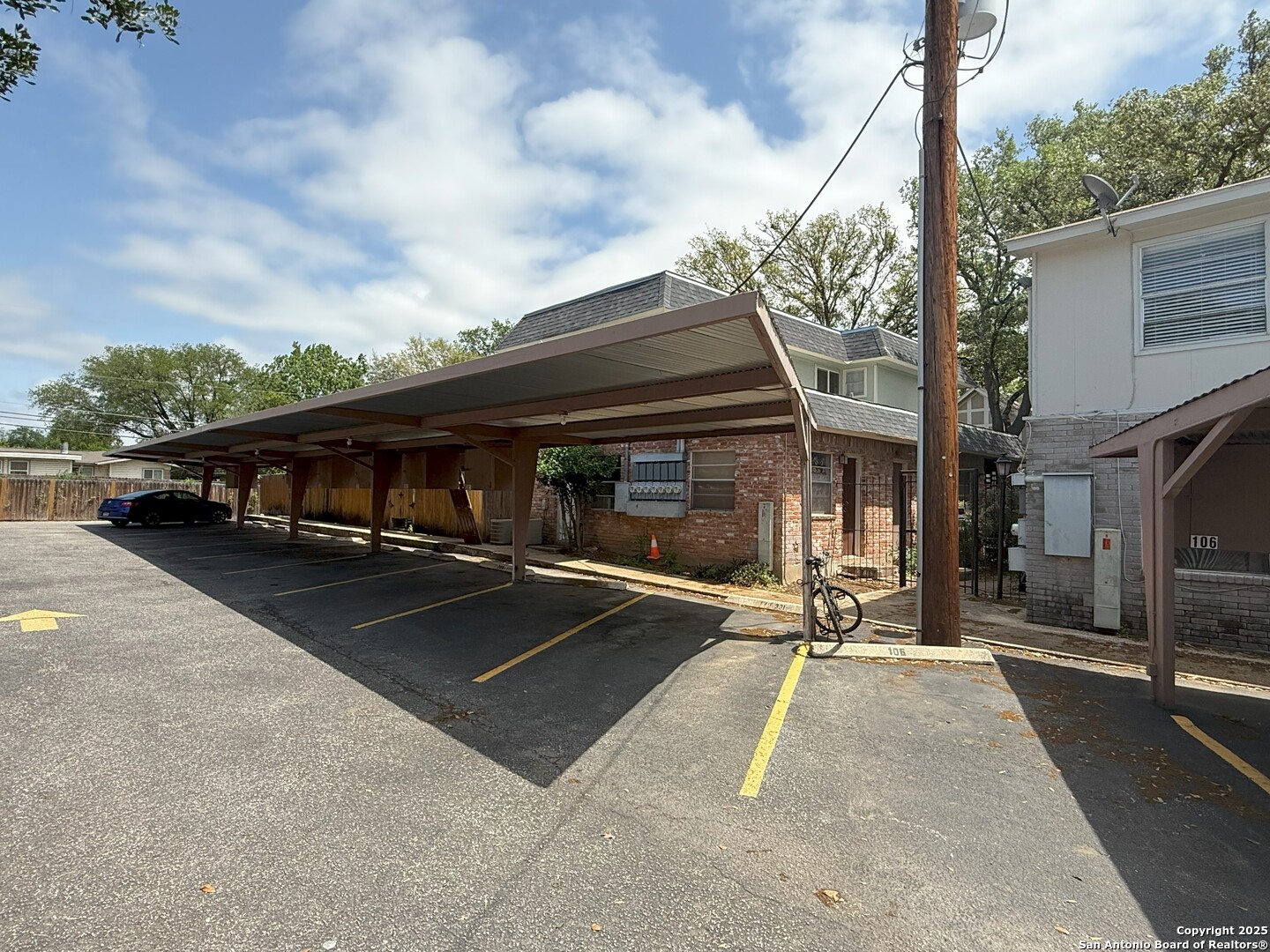 2811 Woodbury San Antonio TX 78217