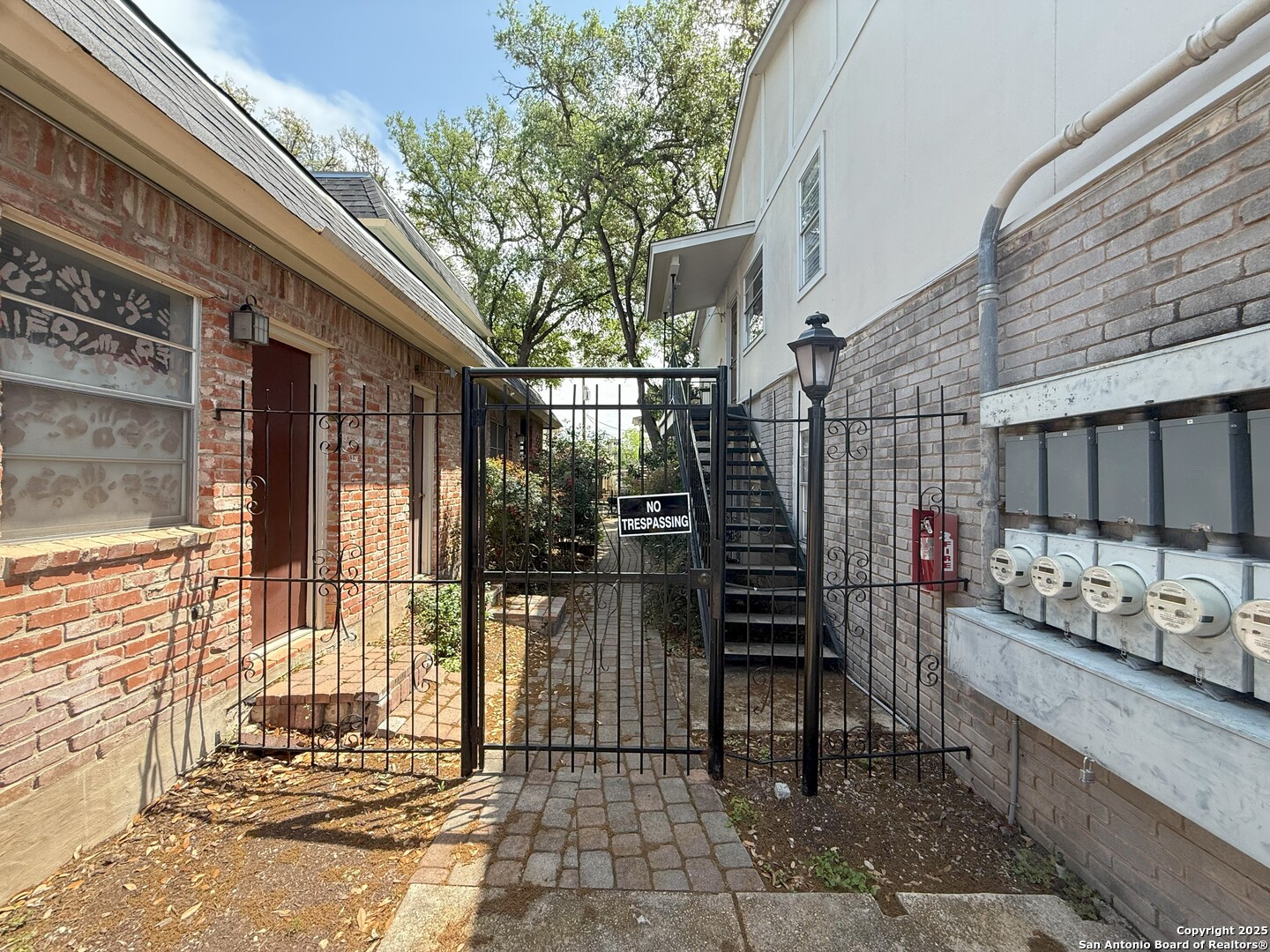 2811 Woodbury San Antonio TX 78217