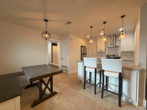 2811 Woodbury San Antonio TX 78217