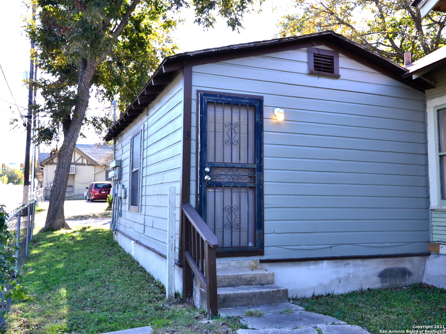 902 W Kings Highway San Antonio TX 78201