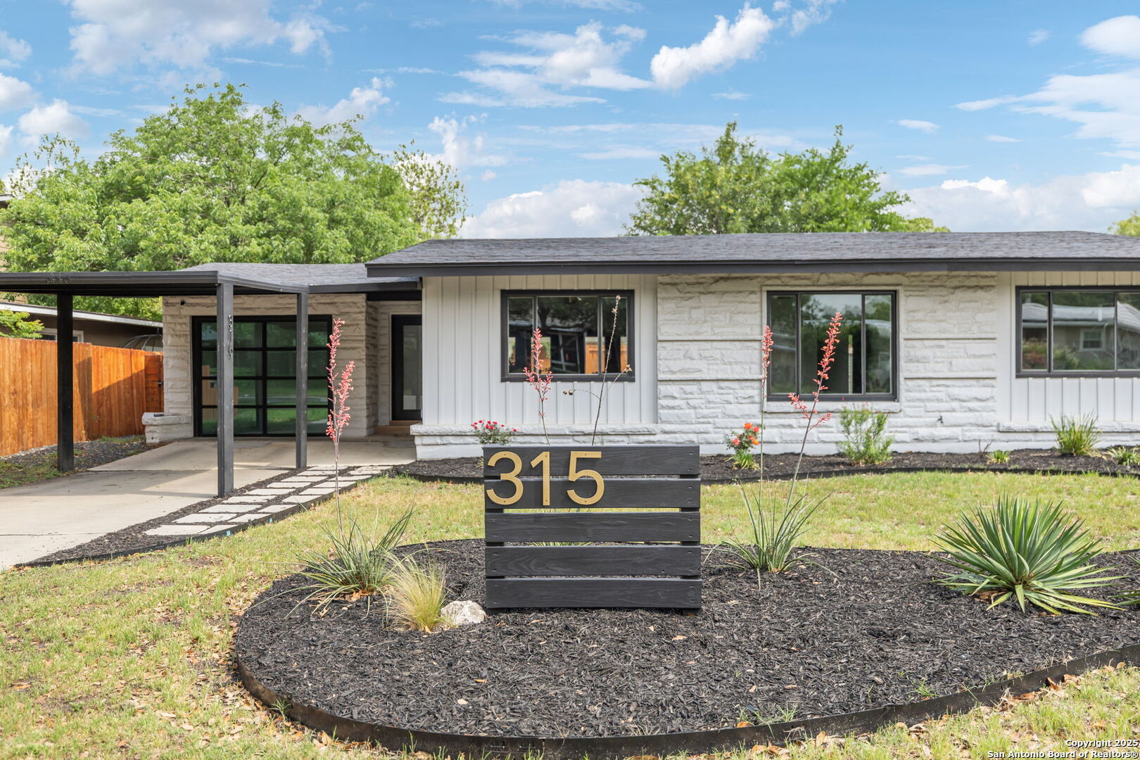 315 Ridgehaven Place San Antonio TX 78209