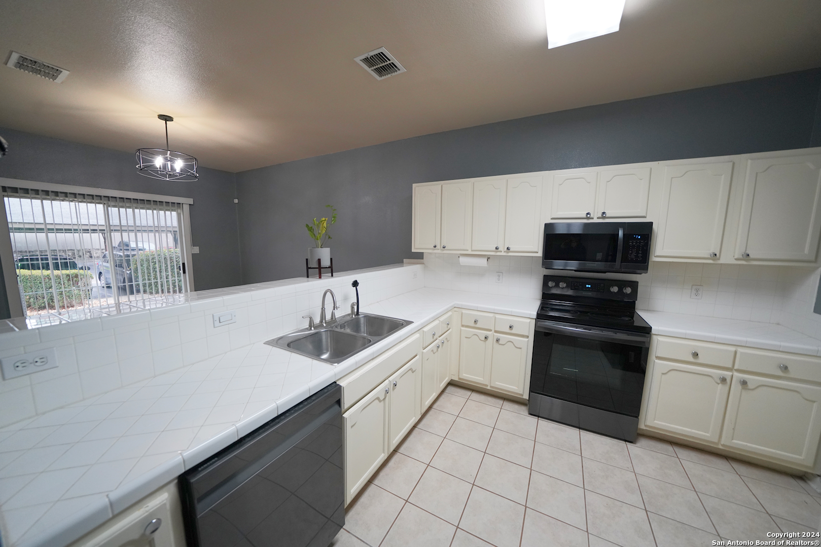 68 Chapel Hill Circle San Antonio TX 78240