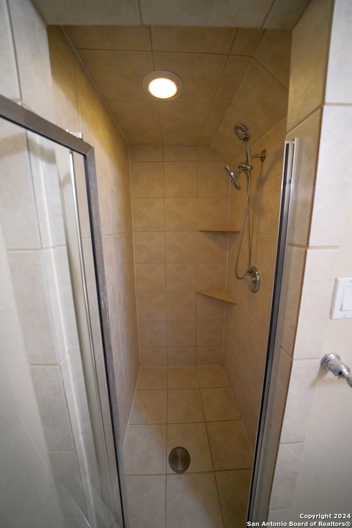 68 Chapel Hill Circle San Antonio TX 78240