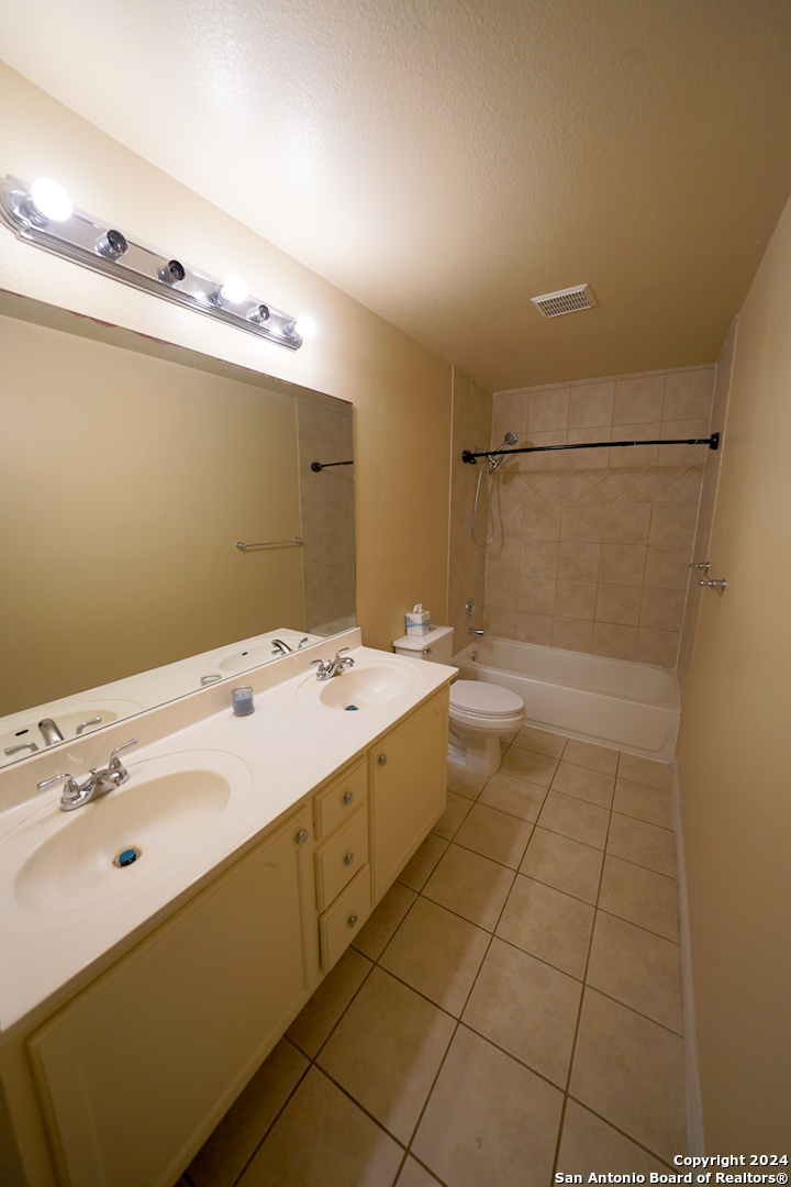 68 Chapel Hill Circle San Antonio TX 78240