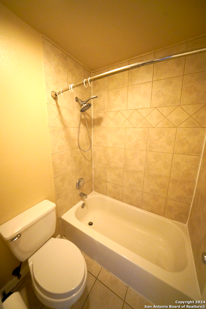 68 Chapel Hill Circle San Antonio TX 78240