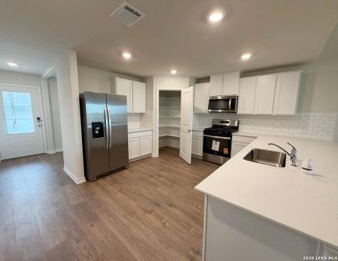 547 Avalon Banks Cibolo TX 78108