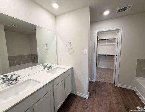 547 Avalon Banks Cibolo TX 78108