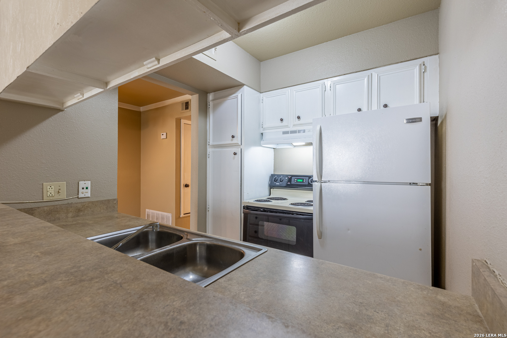 8702 Village Drive San Antonio TX 78217