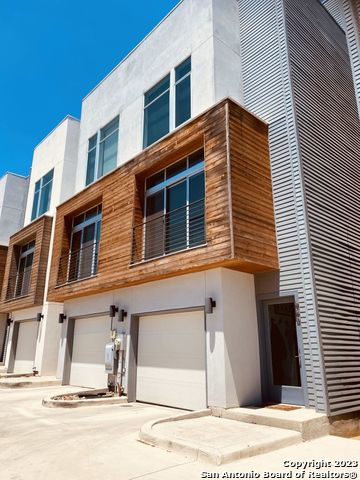 946 E Josephine Street San Antonio TX 78208
