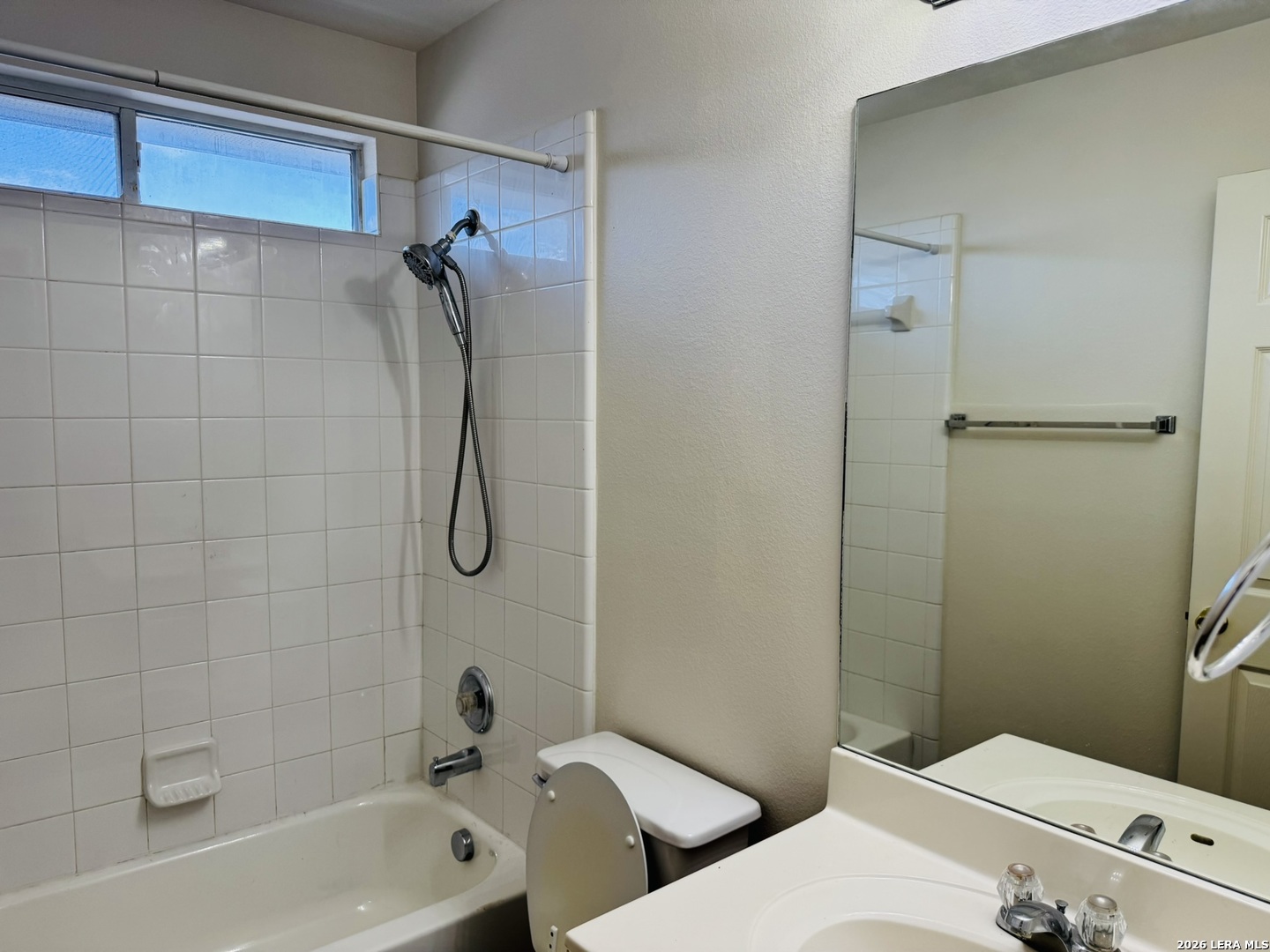 8943 Walnut Springs Universal City TX 78148