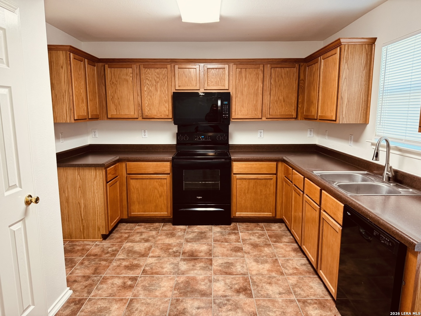 8943 Walnut Springs Universal City TX 78148
