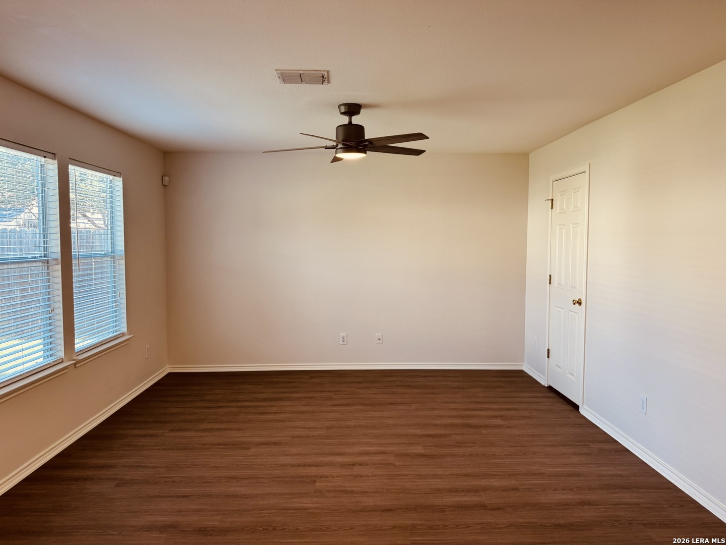 8943 Walnut Springs Universal City TX 78148
