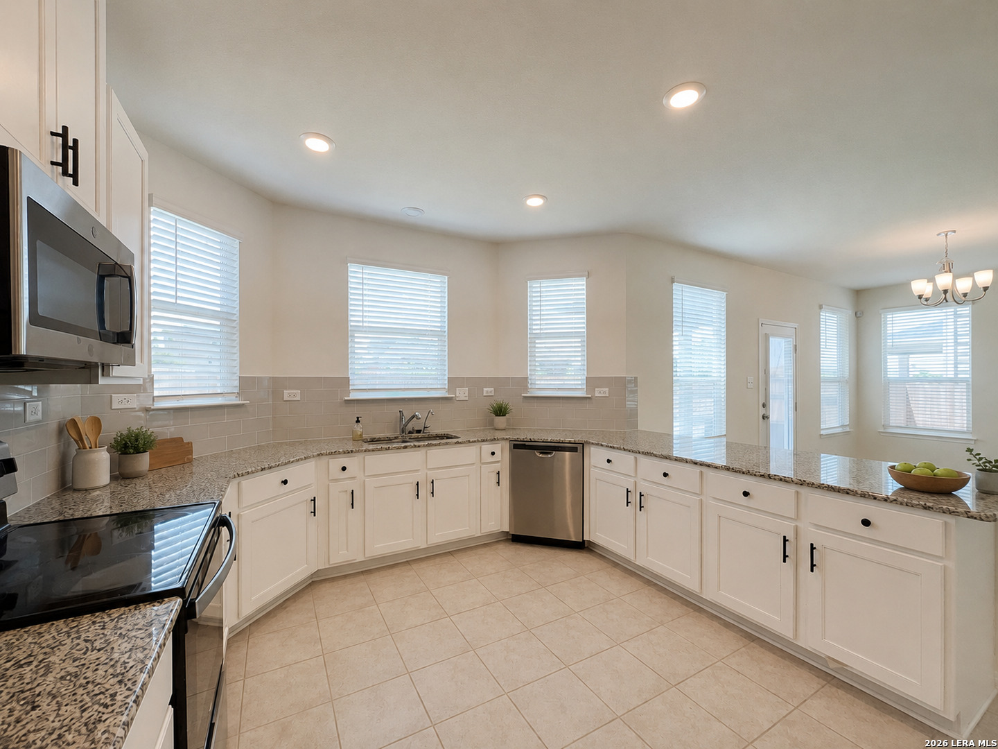 6467 Cibolo Springs Converse TX 78109