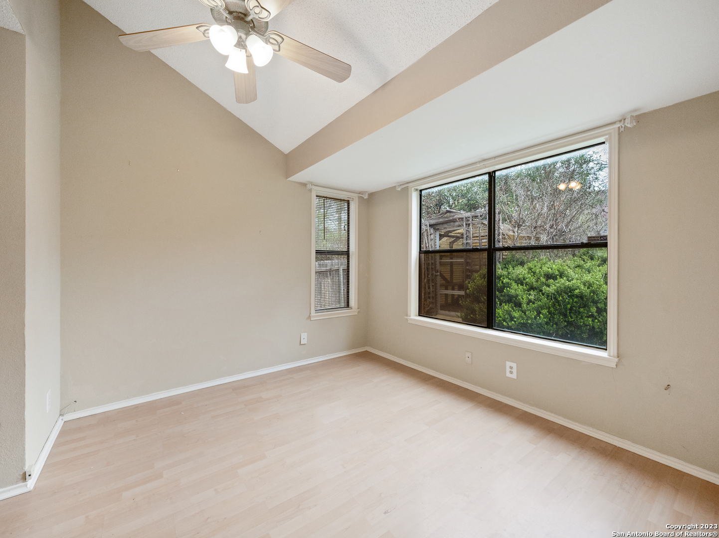 6302 Scrub Jay San Antonio TX 78240