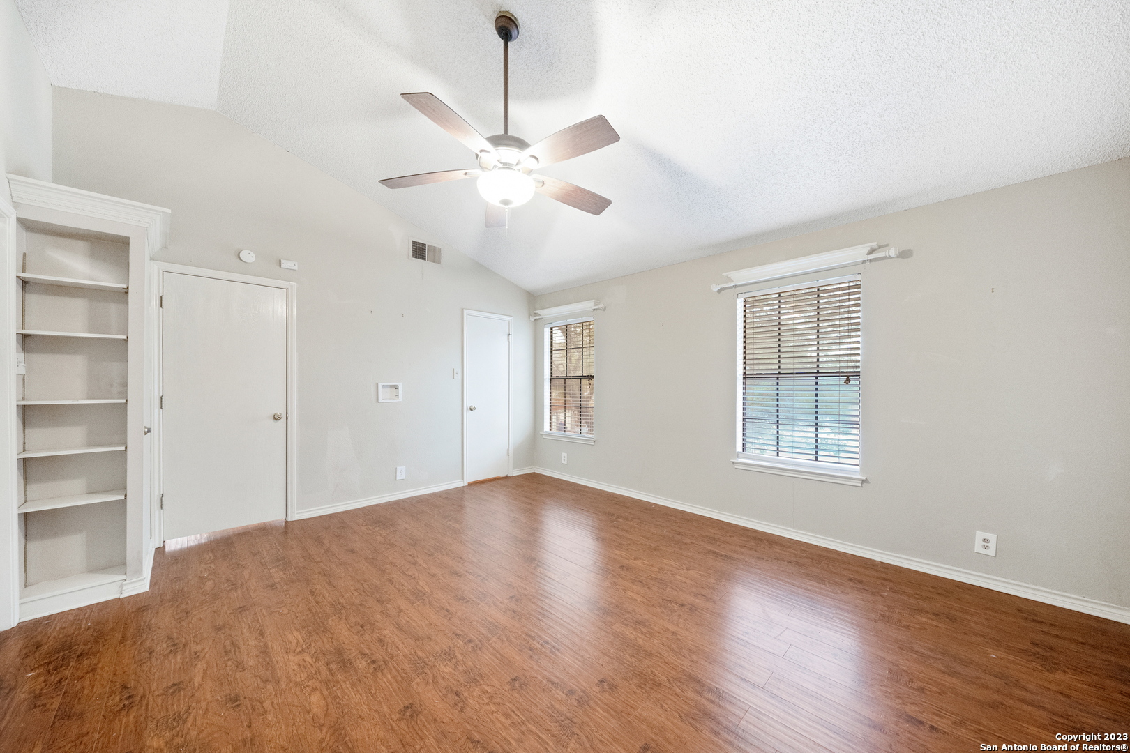 6302 Scrub Jay San Antonio TX 78240