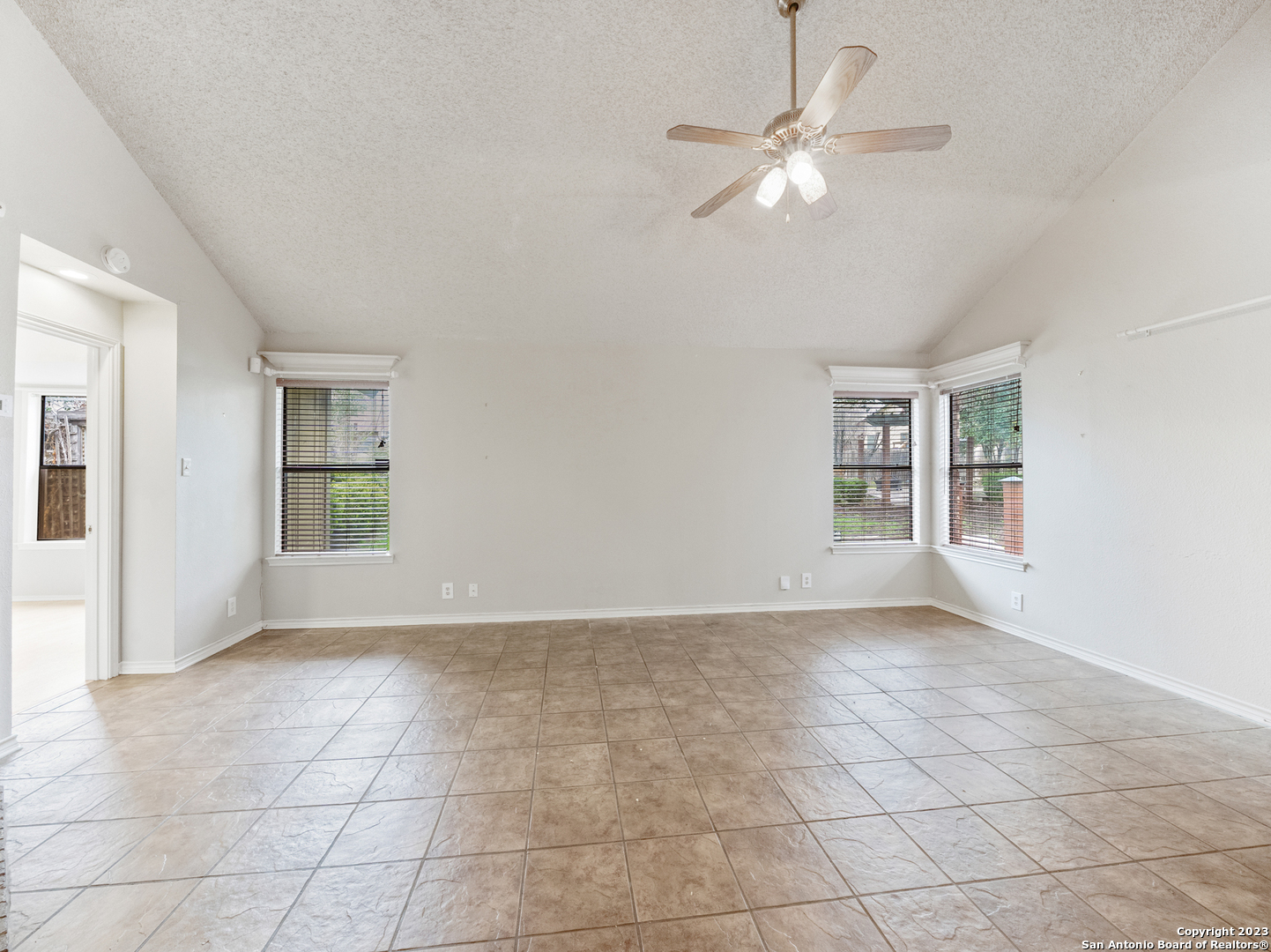 6302 Scrub Jay San Antonio TX 78240