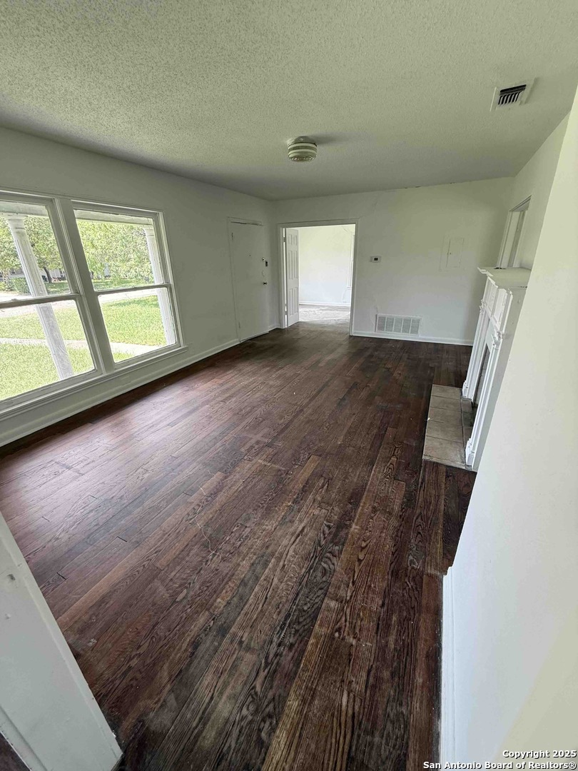 703 Alexander Hamilton Drive San Antonio TX 78228