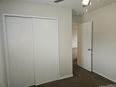 4923 Hill Mist San Antonio TX 78240