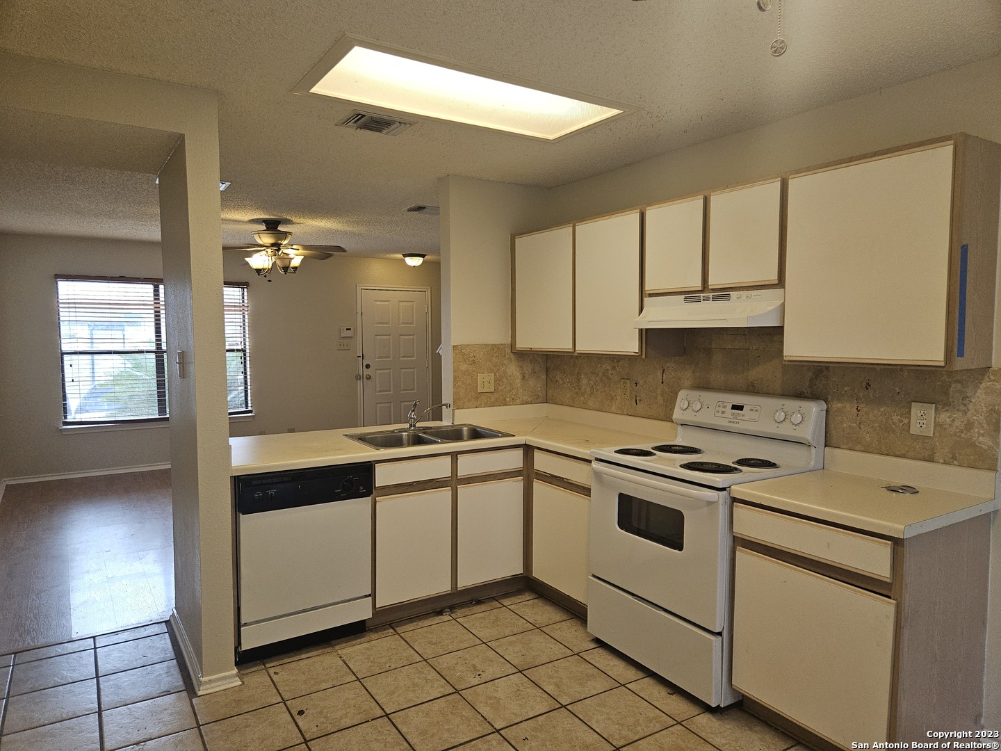 4923 Hill Mist San Antonio TX 78240