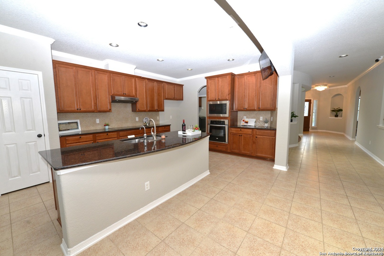 2402 Cortona Mist San Antonio TX 78260
