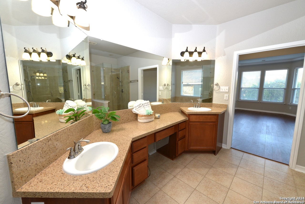 2402 Cortona Mist San Antonio TX 78260