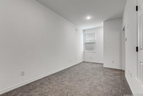 1835 W Poplar San Antonio TX 78207